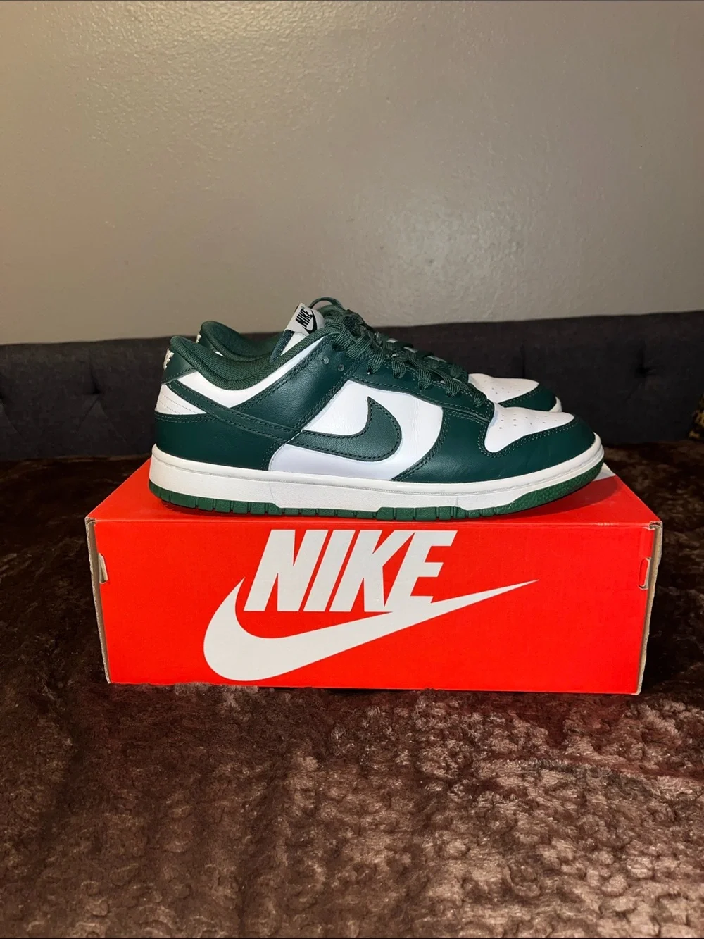 Nike Low-Top Sneakers in Green and White